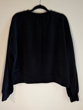 Lululemon Black Crewneck Sweatshirt